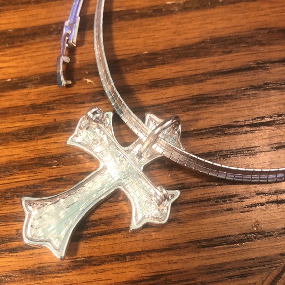 Cross pendant silver tone snake chain necklace - Picture 6 of 7